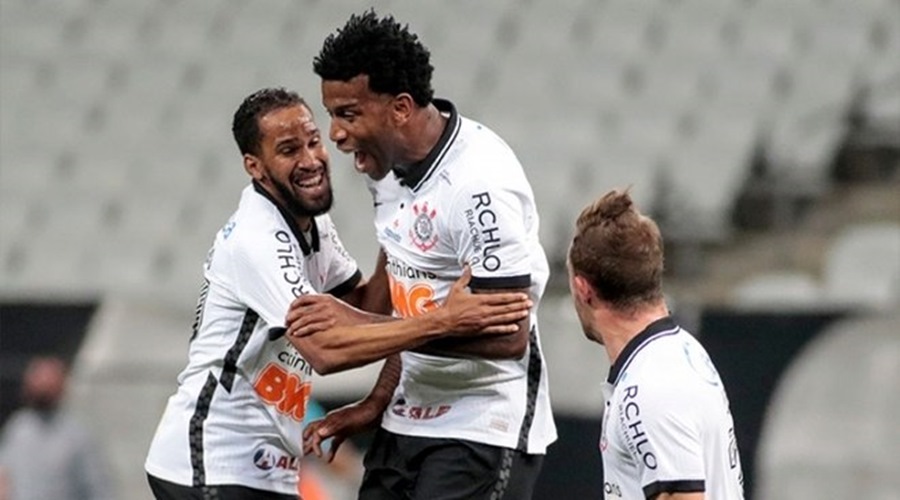 Weverton falha, Cássio brilha, e Corinthians bate Palmeiras por 1 a 0 1
