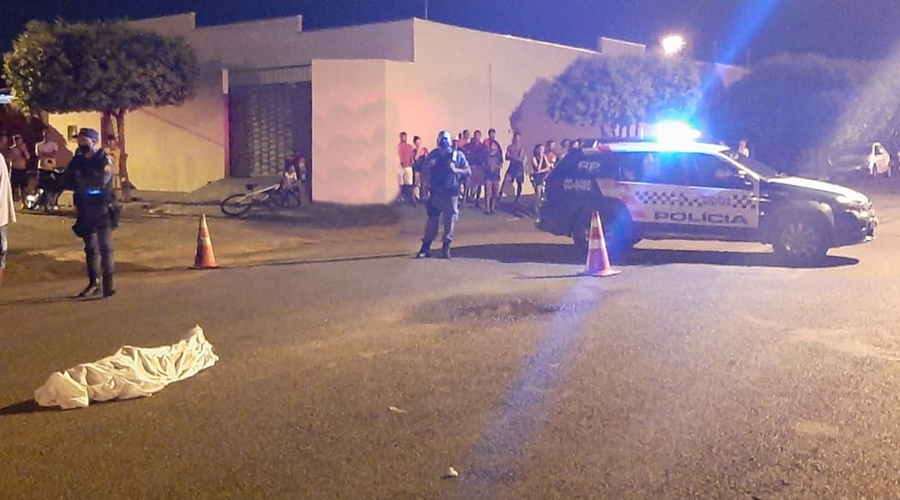 Criança de 11 anos morre ao ser atropelada por moto enquanto andava de bicicleta e motoqueiro foge 1