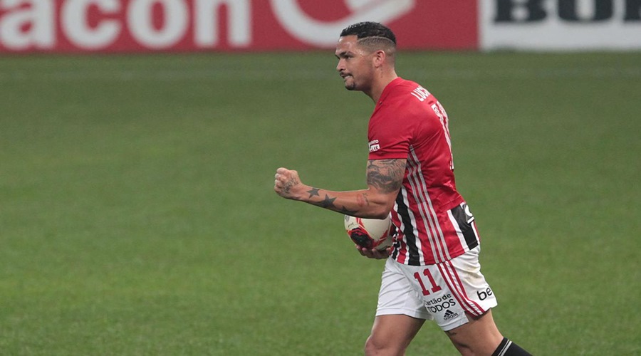 Com gol de Luciano, São Paulo arranca empate com Corinthians 1