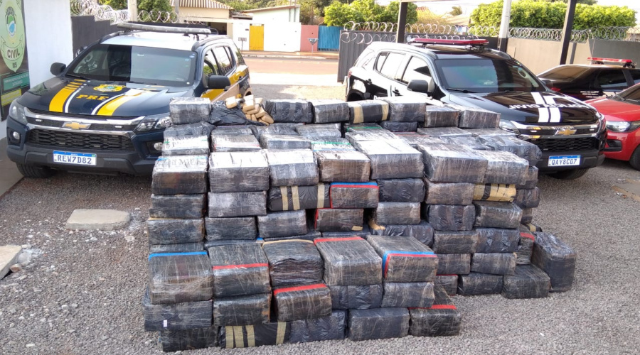 Polícia Civil e PRF apreendem 3,860 toneladas de maconha em rodovia na divisa entre MS e SP 1