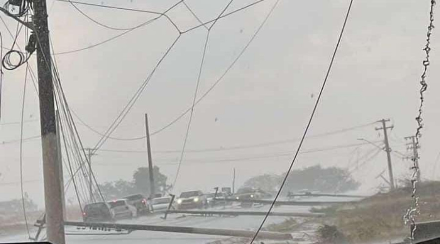 Chuva acompanhada de ventos fortes deixa estragos em alguns pontos de Rondonópolis 1