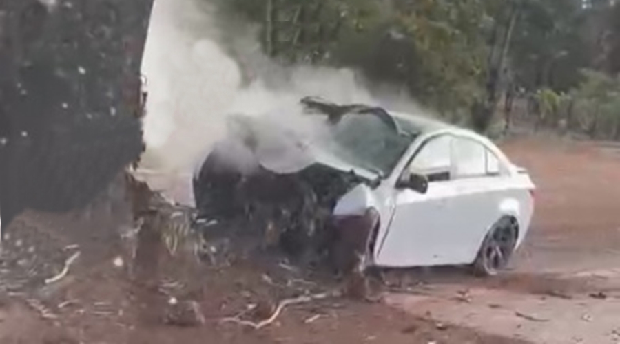 Rapaz de 19 anos morre em colisão violenta de carro em árvore no município de Sinop 1