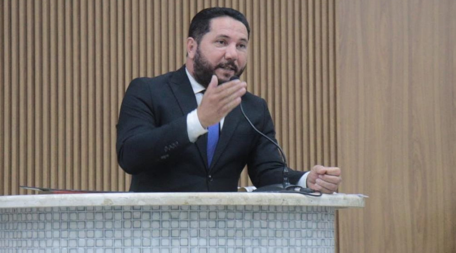 Vereador sugere que pauta seja trancada, até que prefeito lance concurso público para todas as áreas 1