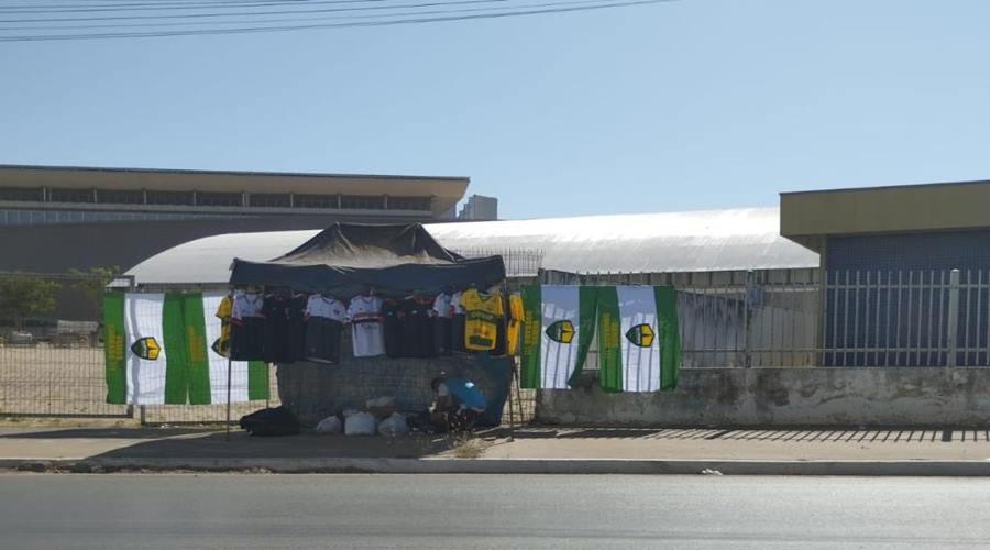 Operação Gol Contra apreende 1.680 camisetas de times falsificadas na região da Arena Pantanal 1