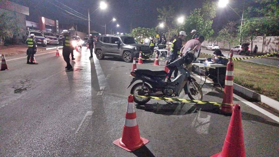 Blitzes em avenidas na capital resultam na prisão de 20 condutores 1