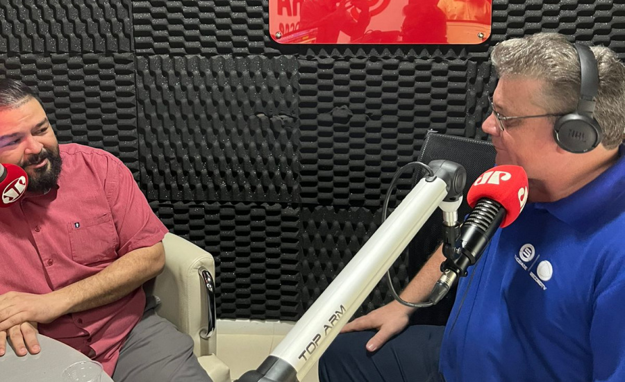 Júnior Mendonça destaca a importância da Agricultura Familiar durante entrevista de rádio 1