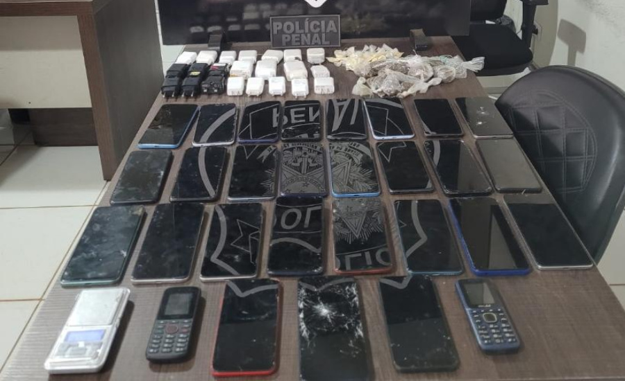Polícia Penal apreende 29 celulares, chips, carregadores e drogas na Mata Grande 1