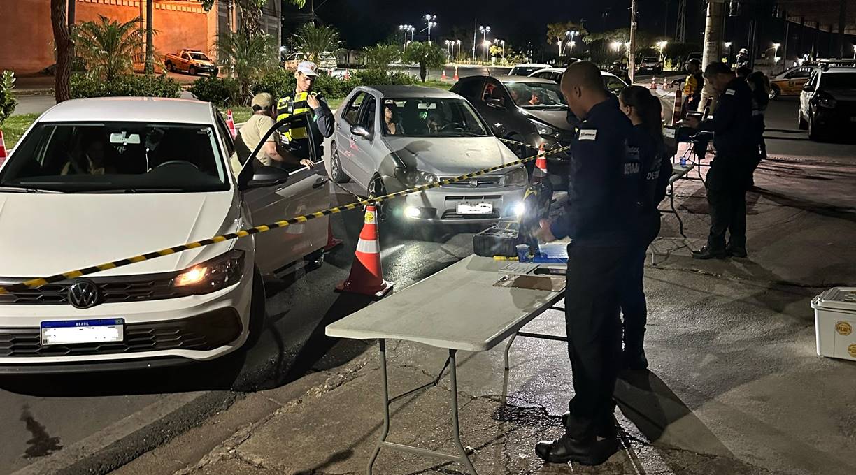 Operação prende 17 condutores alcoolizados na madrugada deste domingo (25) 1