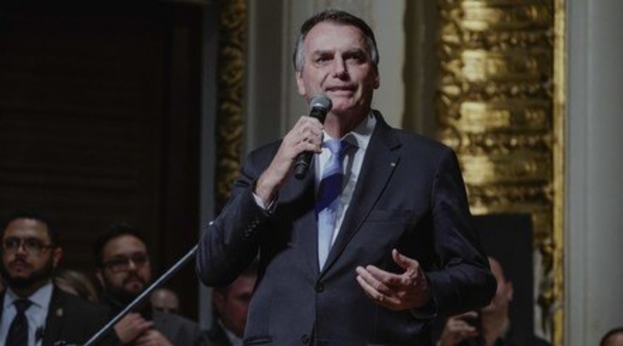PF conclui inquérito e não indicia Bolsonaro por importunação de baleia jubarte 1