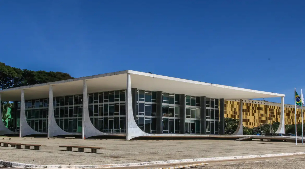 Turma do Supremo vota para manter X suspenso no Brasil 1