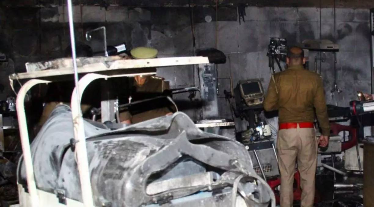 Recém-nascidos morrem carbonizados após hospital pegar fogo 1