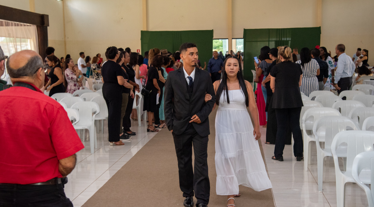 80 casais rondonopolitanos se uniram oficialmente em evento promovido pela prefeitura no sábado (7) 1