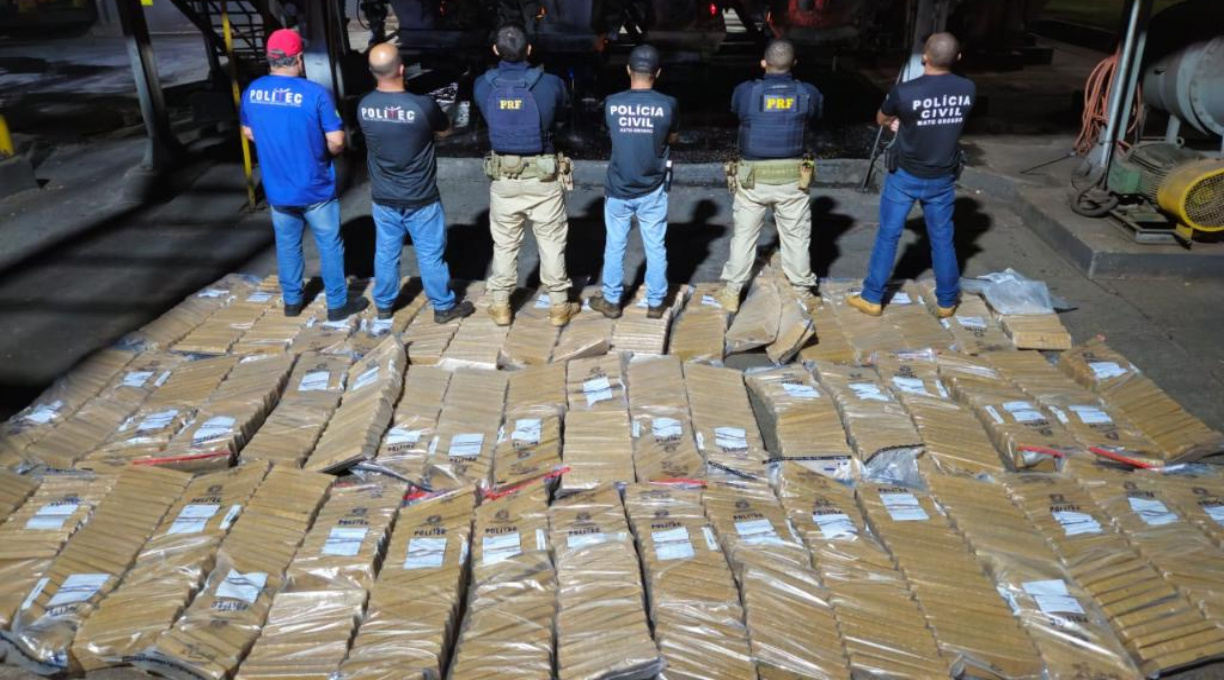 Polícia Civil incinera mais de 1,3 tabletes de maconha apreendidos em Alto Taquari 1