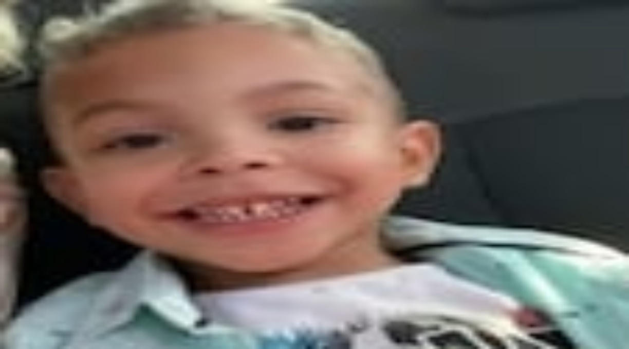 Criança de 4 anos morre baleada por traficantes durante briga dos pais no Rio 1