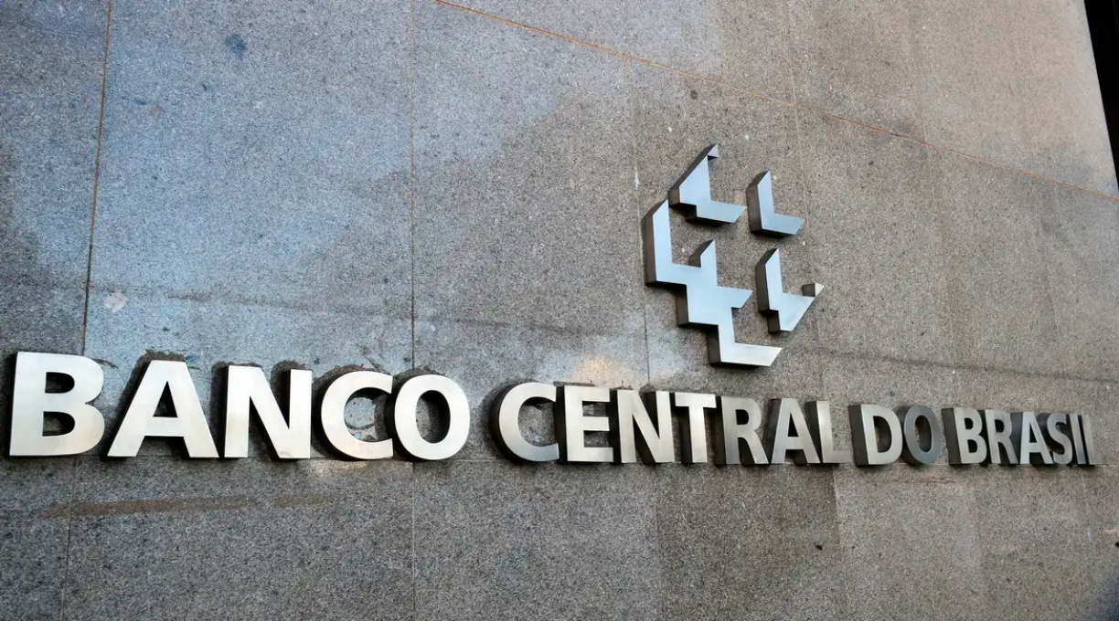Mercado financeiro eleva previsão da inflação de 4,84% para 4,89% 1