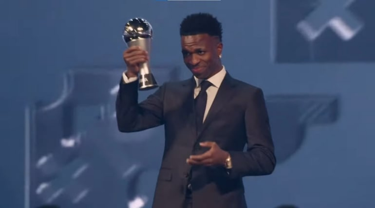 Vini Jr. é eleito o melhor jogador de futebol do mundo pela Fifa 1