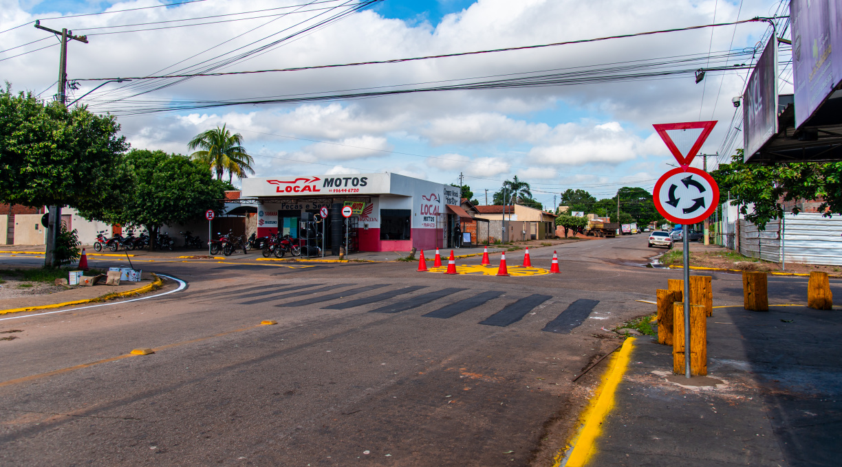 Setrat implanta rotatória em via de grande fluxo na Vila Ipiranga 1