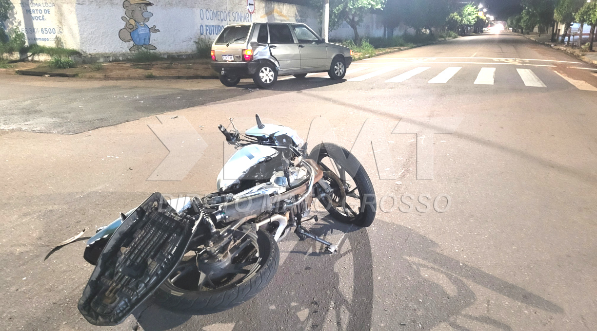 Casal de motociclistas fica ferido após colisão com um Fiat Uno no centro de Rondonópolis 1