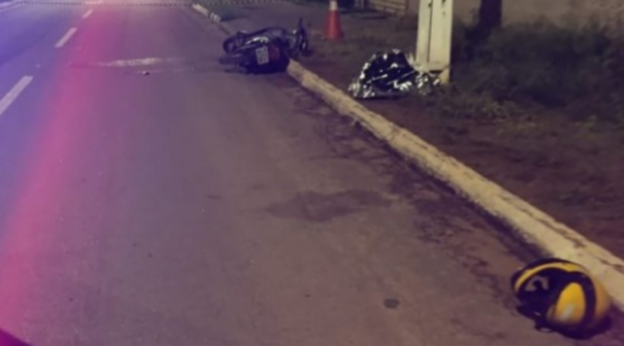Mulher morre ao perder o controle da moto e colidir com o meio-fio em Campo Verde 1