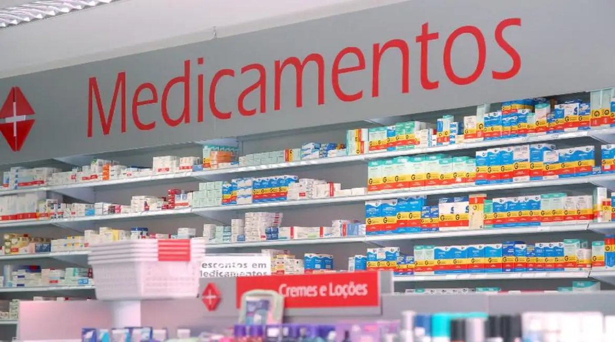 Entidades criticam permissão para farmacêutico prescrever medicamento 1