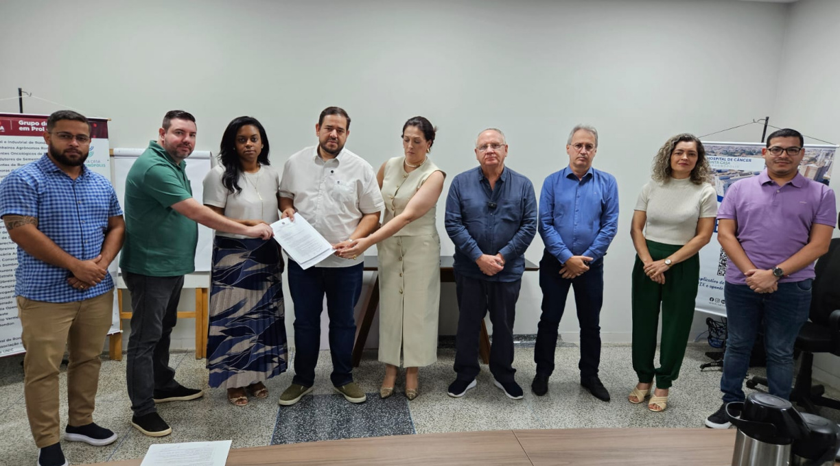 Vereadores de Rondonópolis oficializam solicitação de informações à Santa Casa para a CEI 1