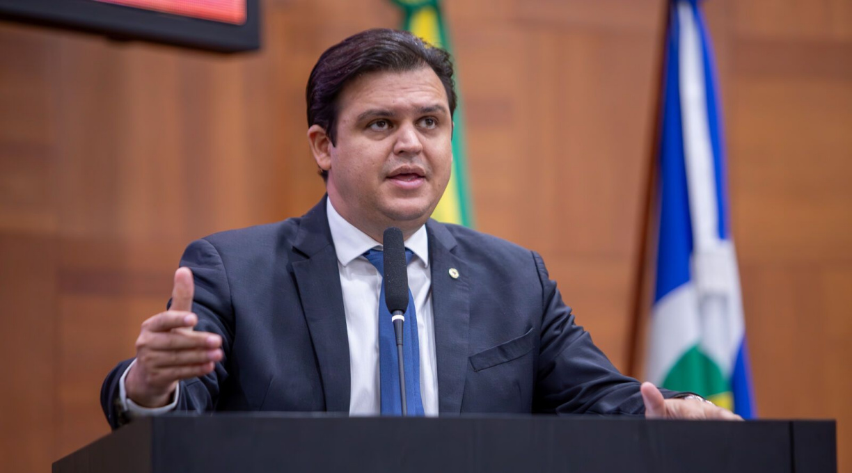 Deputado Thiago Silva cobra pagamento a médicos e atendimento da população na Santa Casa 1