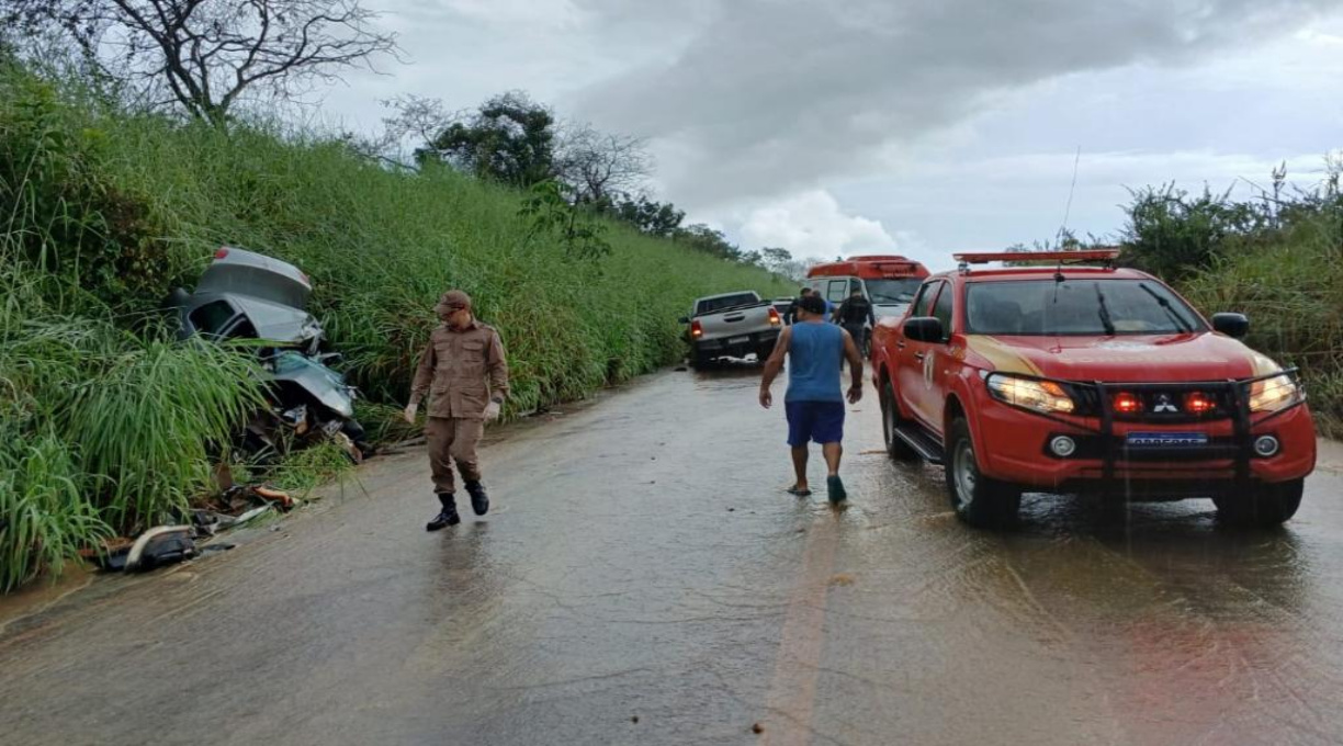 Duas pessoas morreram e uma terceira ficou gravemente ferida durante colisão na MT-344 1