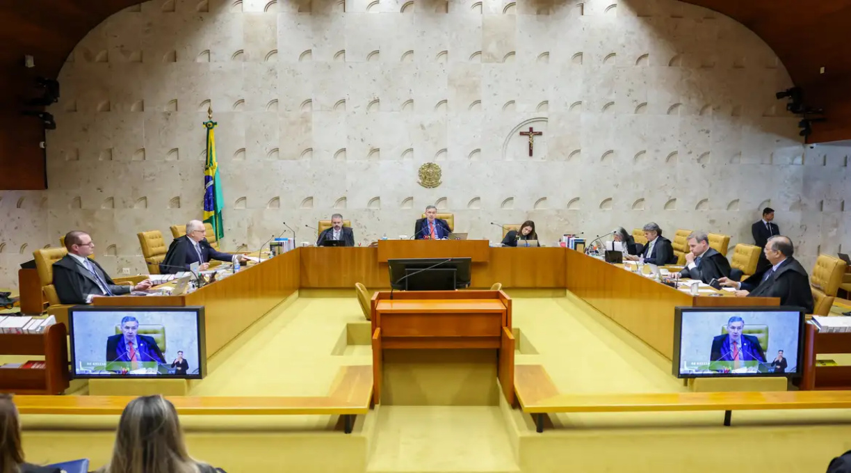 Dino e Mendonça têm discussão acalorada durante sessão do STF 1