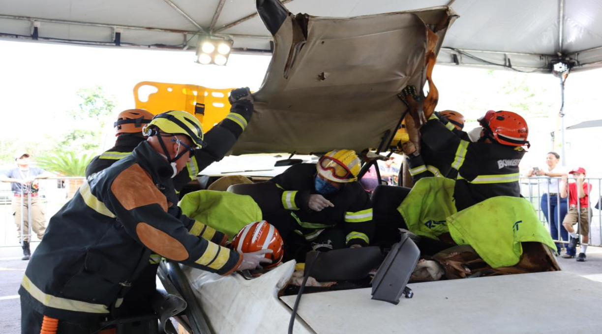 Bombeiros mostram técnica e agilidade durante 3º Desafio de Salvamento Veicular 1