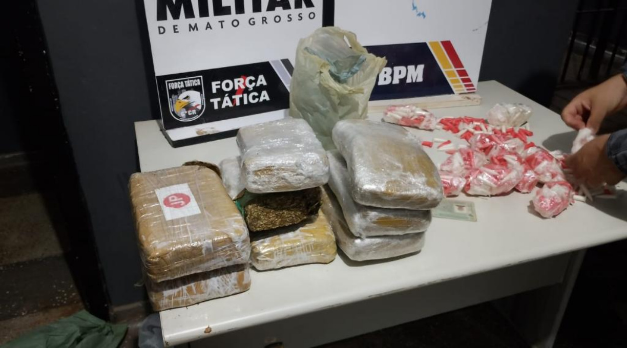PM apreende oito tabletes de maconha, 576 porções de cocaína e prende faccionado 1