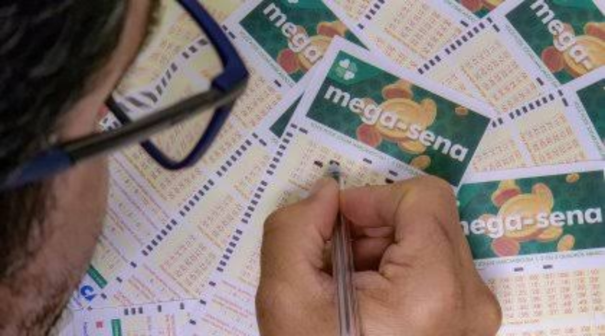 Apostas de Goiás e São Paulo dividem prêmio de R$ 103 milhões da Mega-Sena; veja os números 1