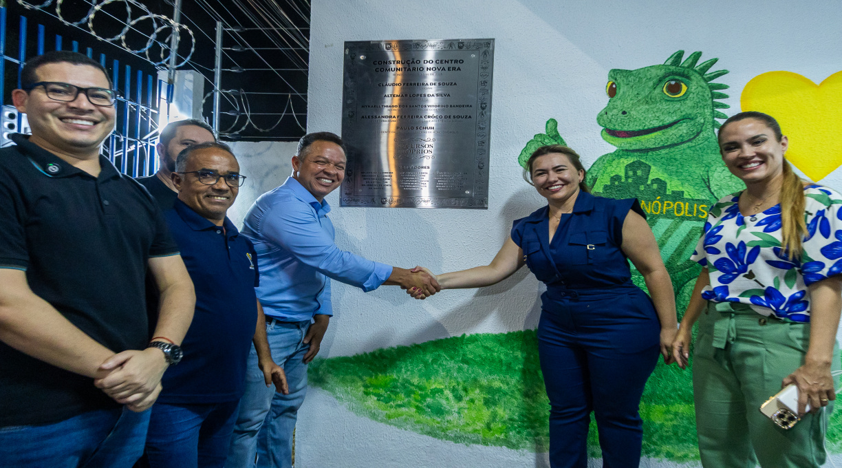 Prefeito Cláudio Ferreira inaugura Centro Comunitário no Nova Era 1