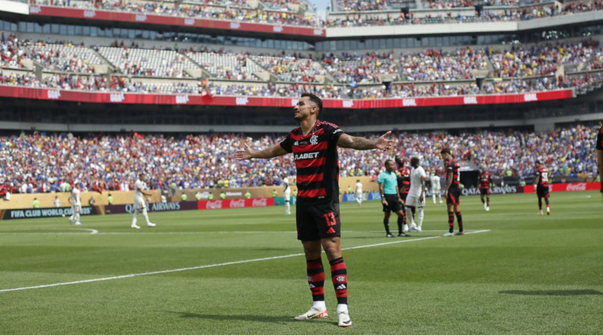 Flamengo domina o Chelsea, vence de virada e se isola na liderança do Mundial 1