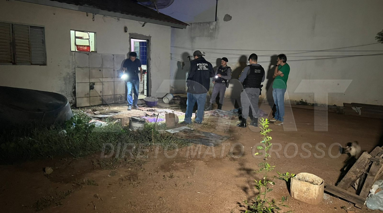 Com ferimentos na cabeça e amordaçada, mulher é encontrada morta e enterrada no bairro Mathias Neves 1