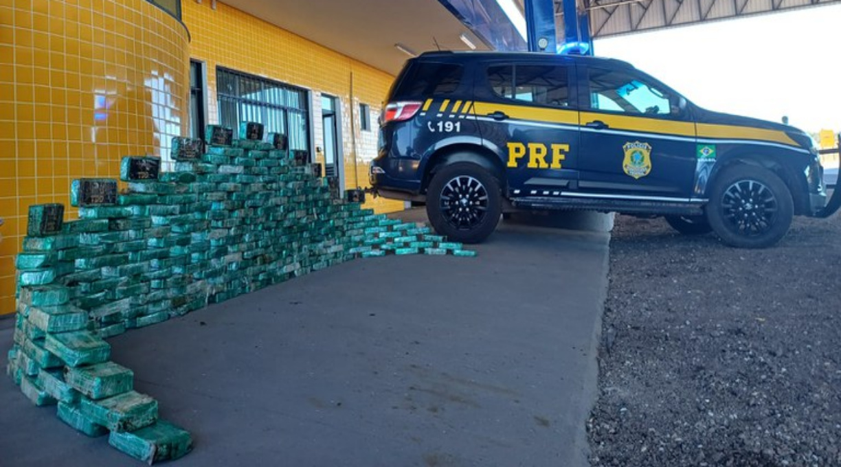 PRF apreende mais de 200 kg de pasta base de cocaína em Barra do Garças 1