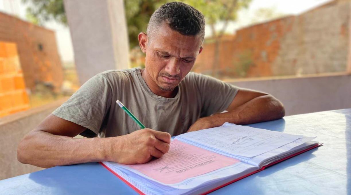 Taxa de analfabetismo em MT cai para 3,8% e atinge menor nível desde 2016, segundo IBGE 1