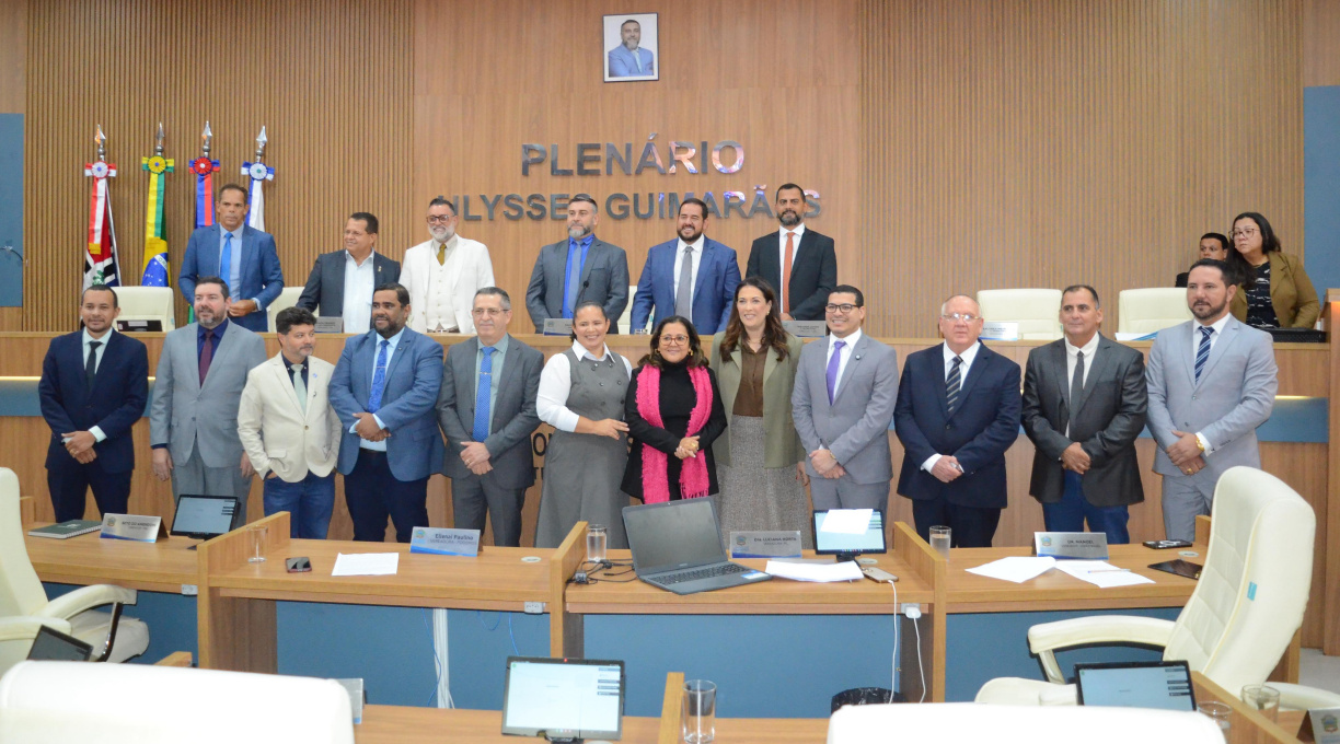 Câmara empossa dois suplentes e alcança maior representatividade feminina da história 1