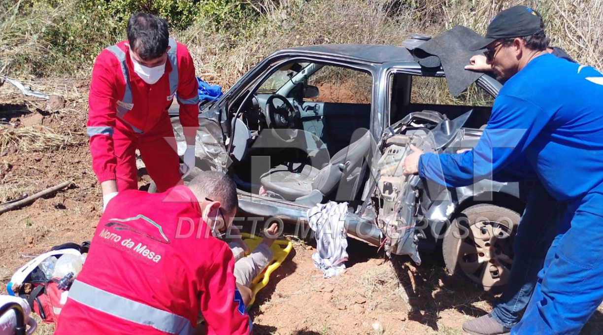 Violenta colisão na MT-130 entre carreta e automóvel deixa trabalhador com graves ferimentos 1