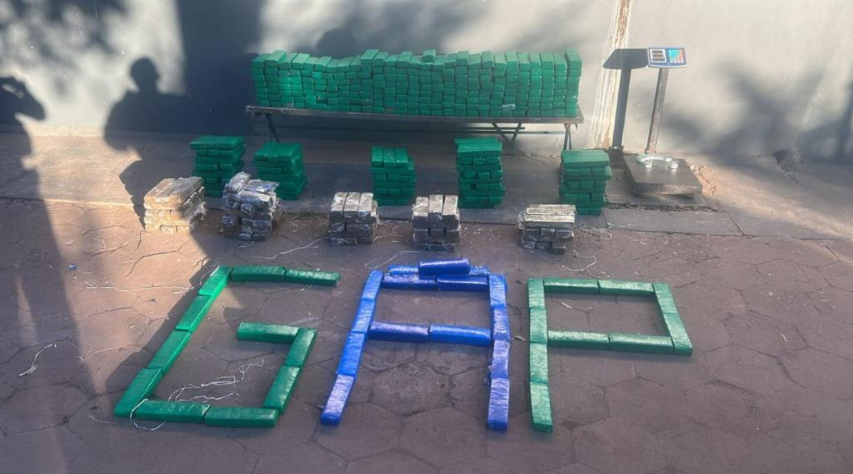 Polícia Militar apreende 436 tabletes de maconha e prende seis integrantes de facção criminosa 1