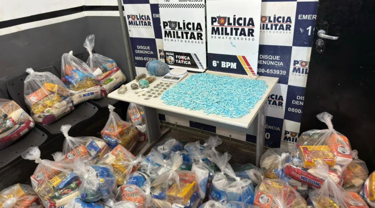 PM apreende cerca de mil porções de drogas e 29 cestas básicas de facção criminosa em Cáceres 1