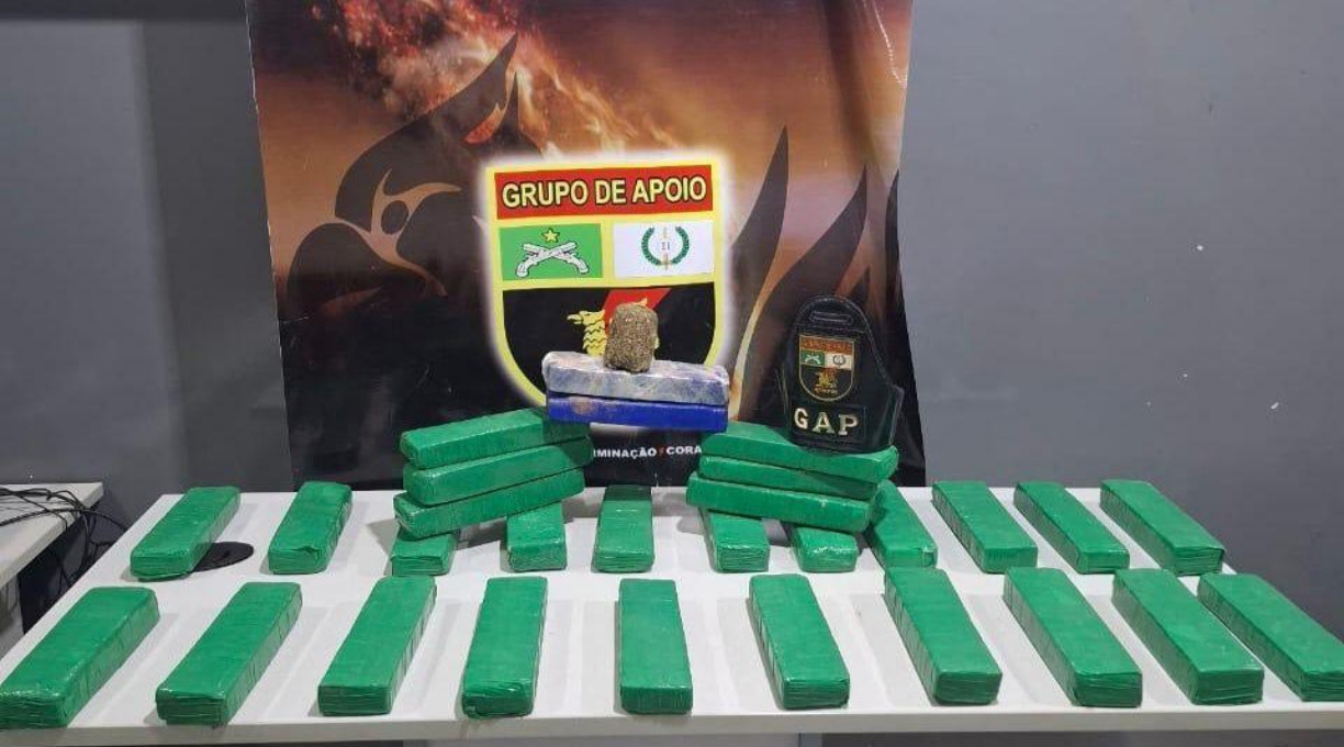 Polícia Militar apreende 30 quilos de maconha e prende dois faccionados em Várzea Grande 1