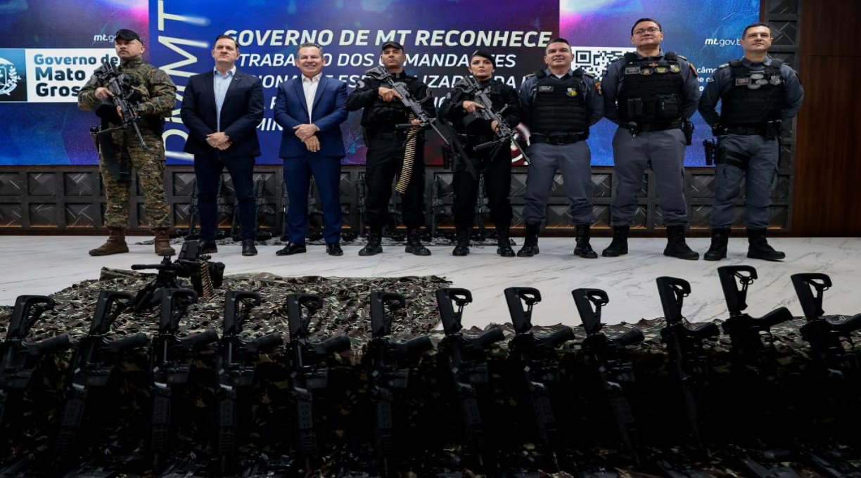 Governo de MT entrega R$ 6 milhões em fuzis, metralhadoras e equipamentos para a Polícia Militar 1