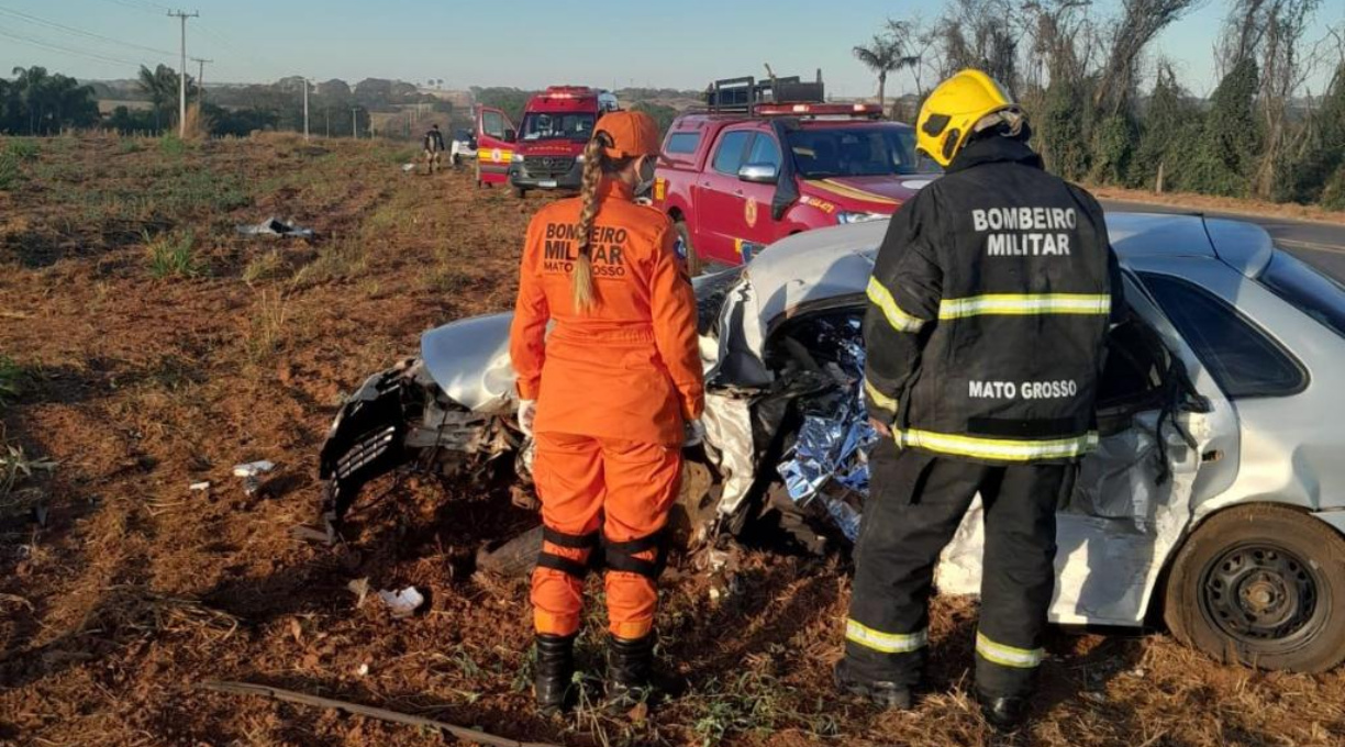 Colisão frontal entre dois veículos na BR-163, em Sinop, resulta em cinco pessoas feridas e uma em óbito 1