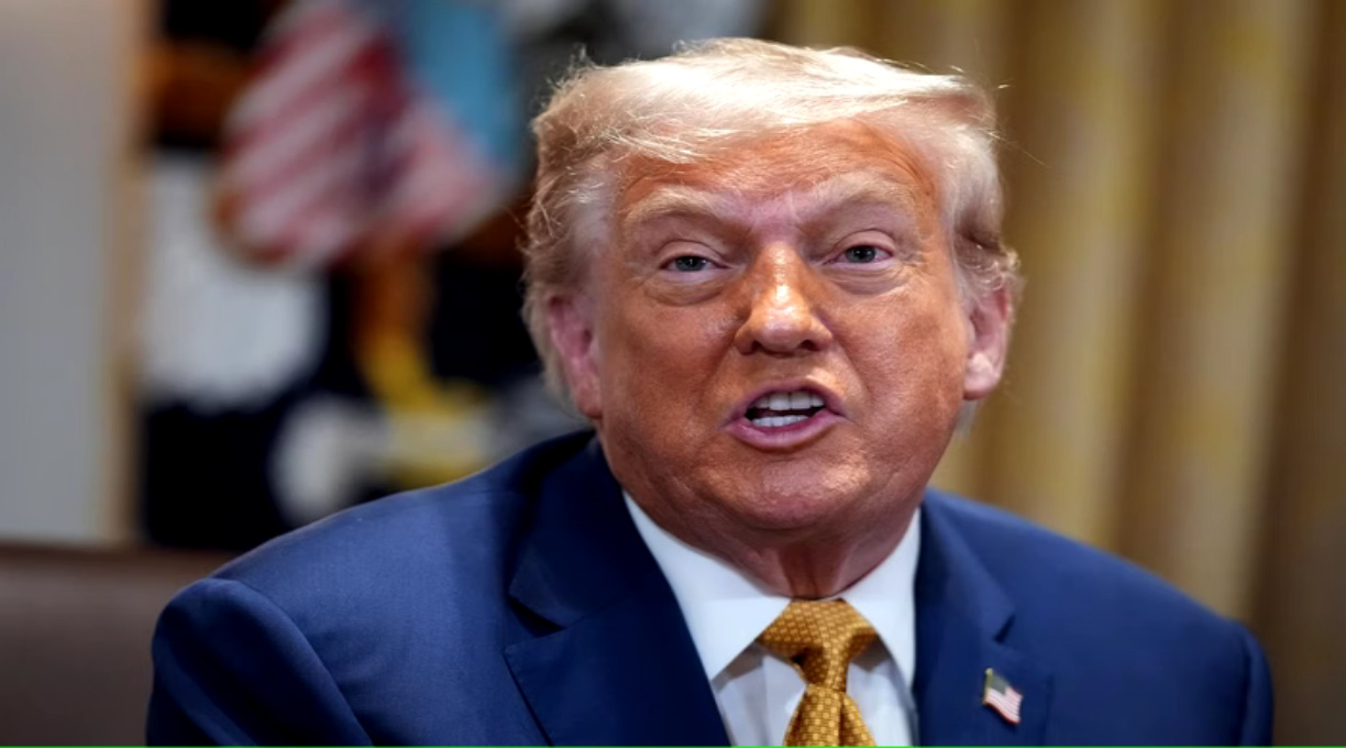 Trump assina tarifa de 50% e considera Brasil ameaça aos EUA 1