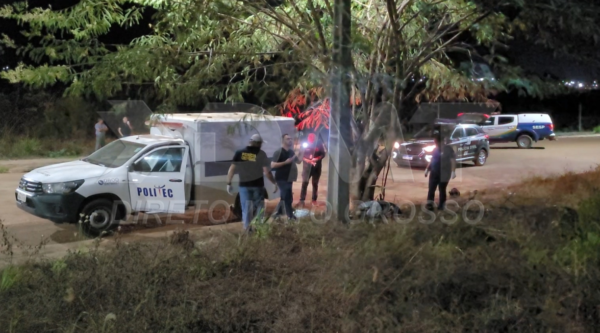 Colisão entre moto e árvore no bairro Laranjeiras resulta em um homem morto e outro gravemente ferido 1