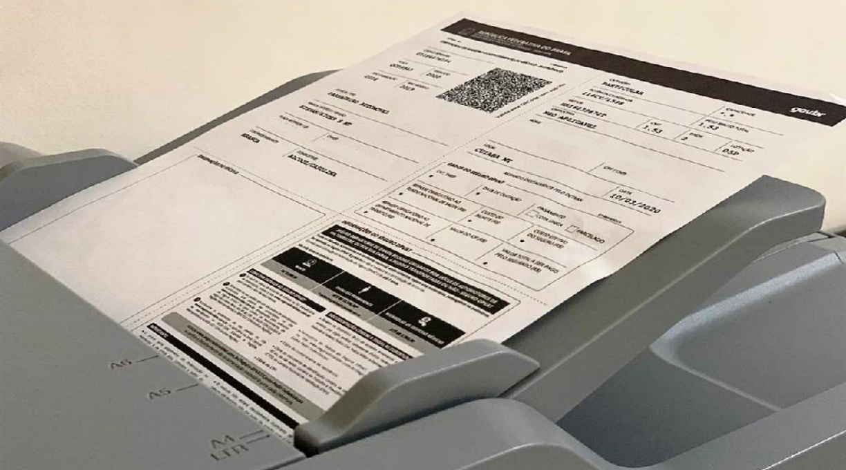 Licenciamento de veículos placas final 8 deve ser pago até dia 31 de agosto 1