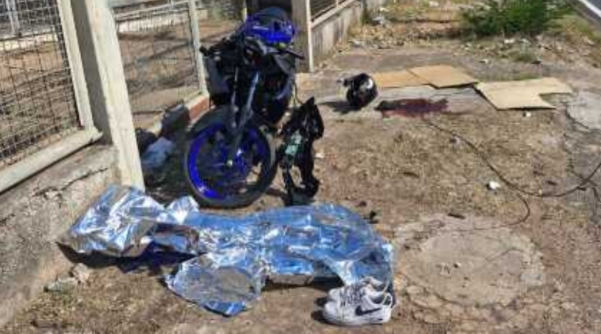 Jovem de 18 anos morre após perder o controle de moto e colidir em portão 1