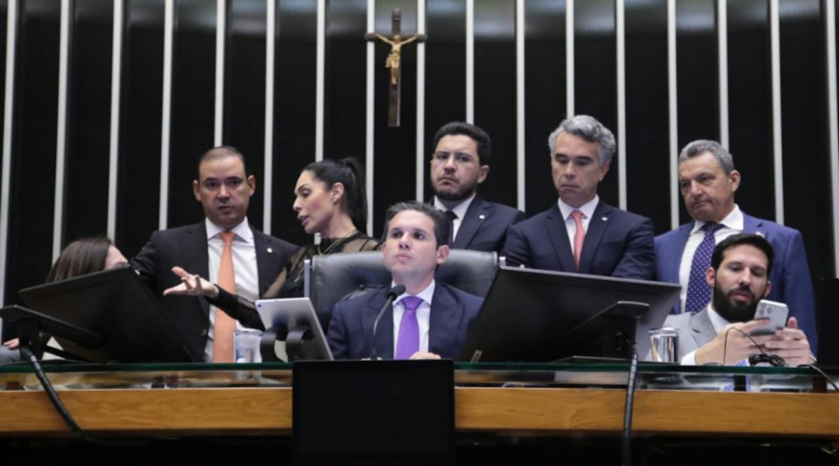 Câmara deve votar PEC que prevê o fim do foro privilegiado nesta quarta-feira 1