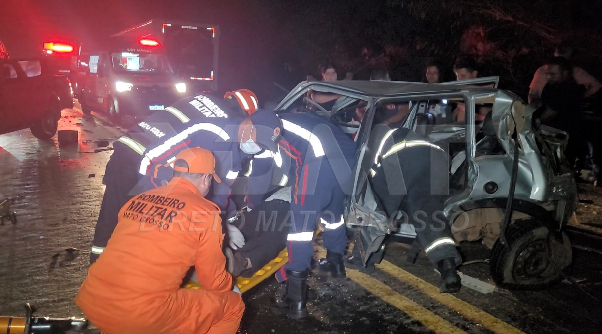 Idoso é socorrido para o Hospital Regional após ser vítima de colisão entre quatro veículos na BR-364, em Rondonópolis 1
