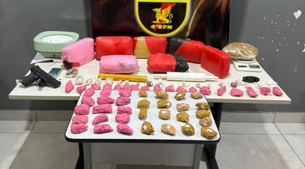 Polícia Militar prende casal por tráfico e apreende oito tabletes mais 68 porções de super maconha 1